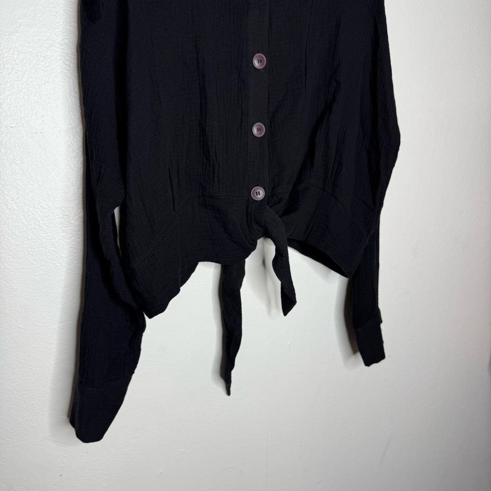 Free People Sunstreaks Black Cotton Gauze Button Front Tie Hem Shirt Top Size M - Picture 5 of 8